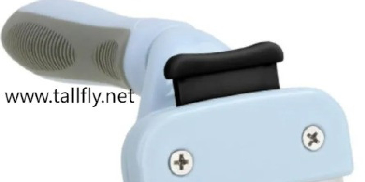 How Material Selection Shapes the Function and Feel of Pet Combs