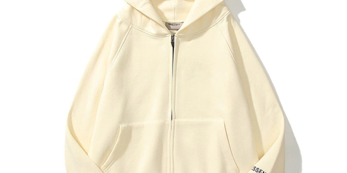 Essentials Clothing: The Streetwear Staple Taking Over Every Wardrobe