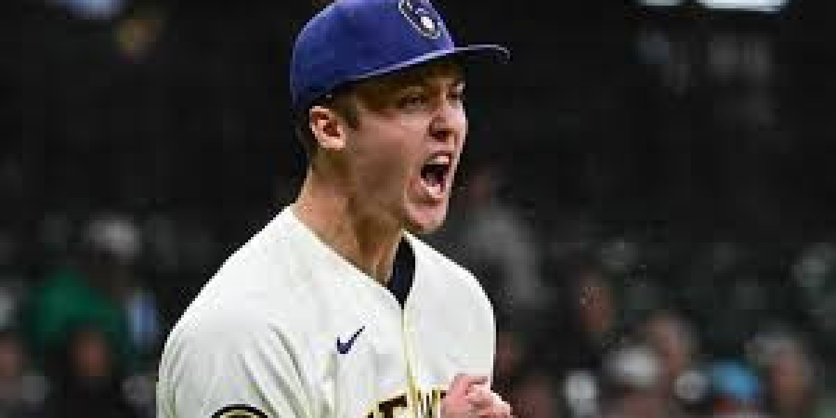 Brewers Notes: Outfield applications, bullpen solutions, and hurt upgrades